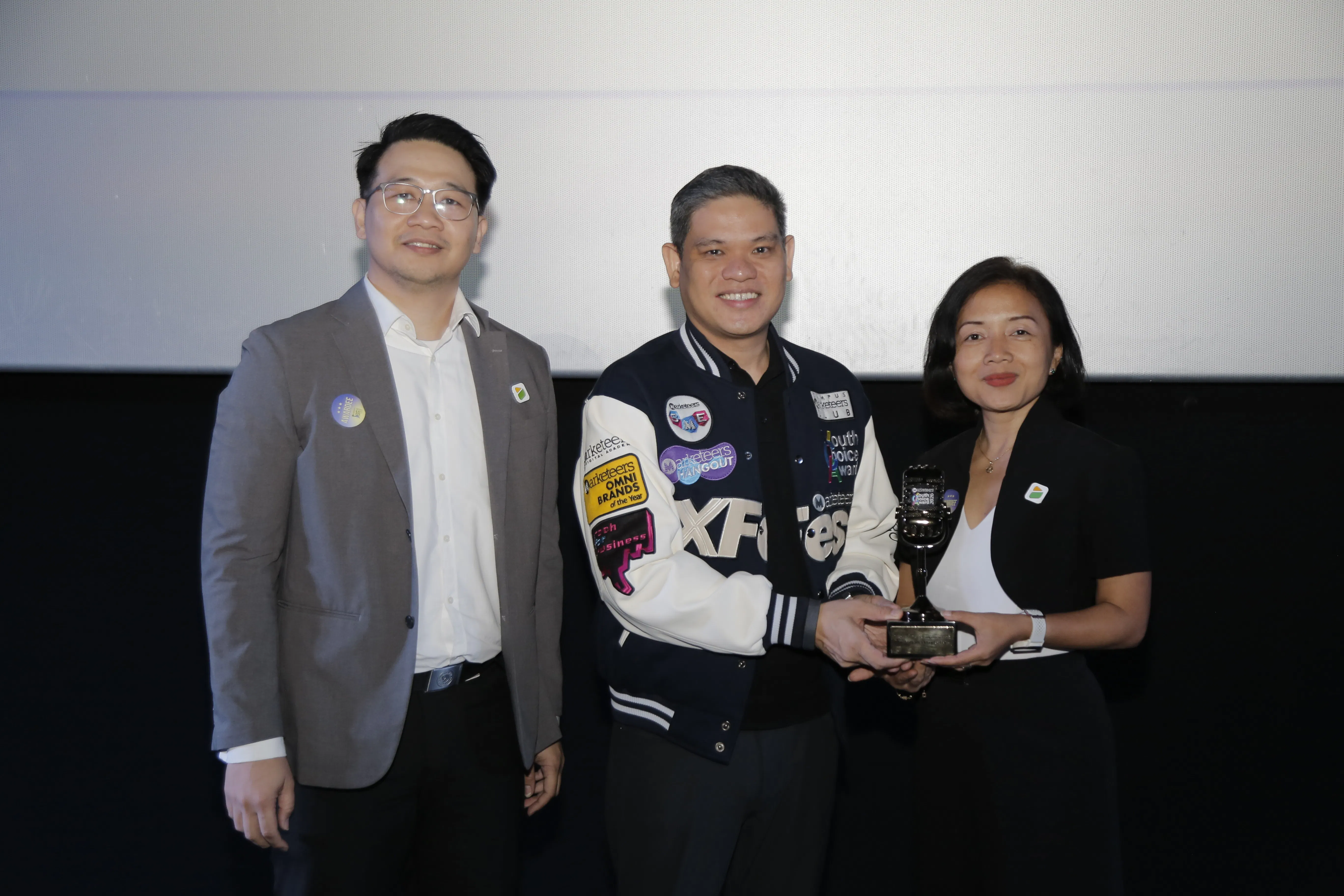 Indodana Finance menerima apresiasi Marketeers Youth Choice Award 2026
